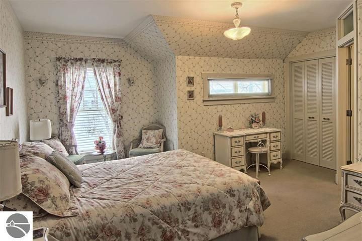230 Wellington Street, Traverse City, MI 49686